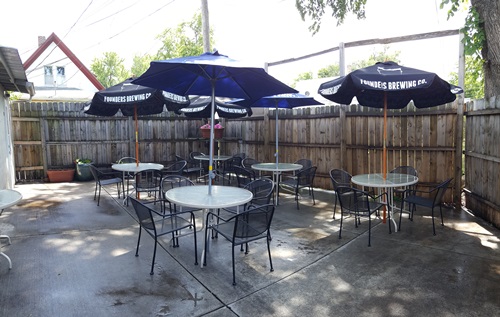 outdoor beer garden at California Bar of Omaha